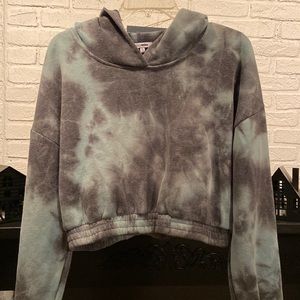 Size L fashion nova cropped sweatshirt